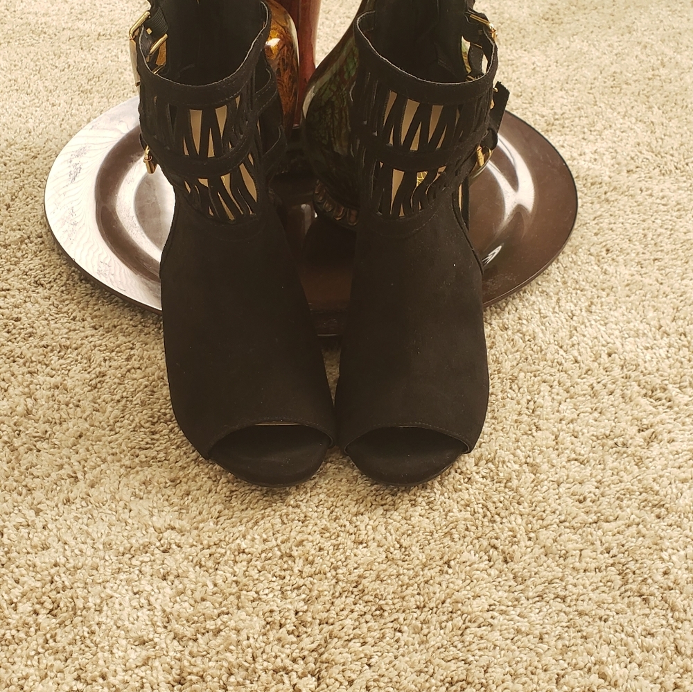 3 Buckle Ankle Heel